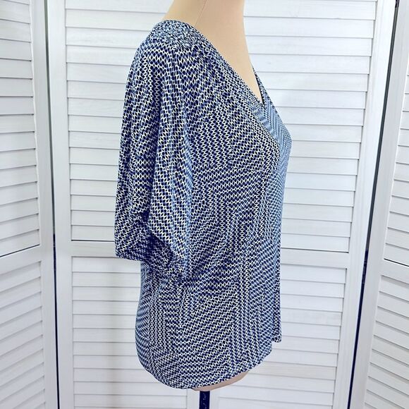 Chico's Flutter Sleeve Knit Top Size 1 (8) Like New - Picture 7 of 13